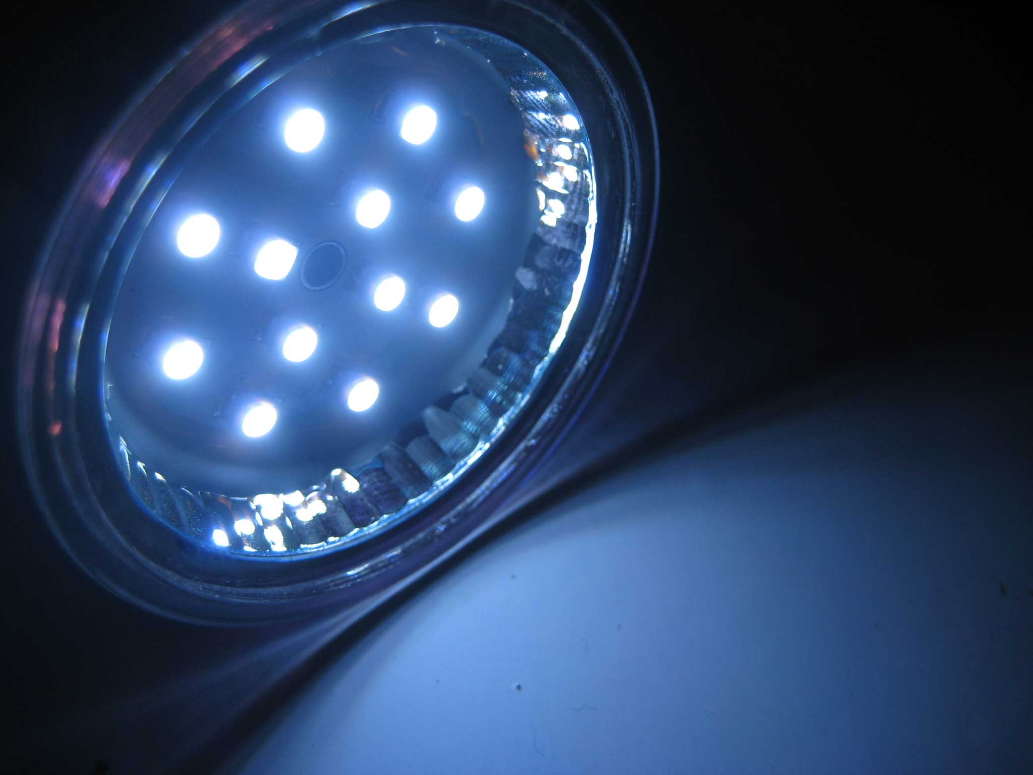 تفاوت لامپ هالوژن SMD و COB با LED