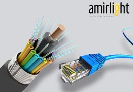 مهمترین تفاوت کابل شبکه با فیبر نوری مربوط به ساختار و شیوه انتقال اطلاعات است. کابل فیبر نوری انتقال داده ها از طریق نور را امکان پذیر کرده و ساختار شیشه‌ ای دارد.